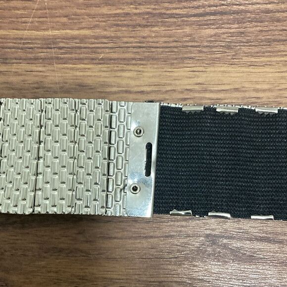 Stretchy Belt with Jeweled Buckle and SilverTone Textured Links. Size Medium. - Picture 6 of 6
